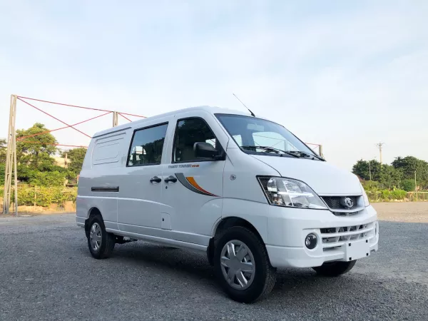 Dịch vụ thay Kính chắn gió xe tải Thaco Towner tận nơi